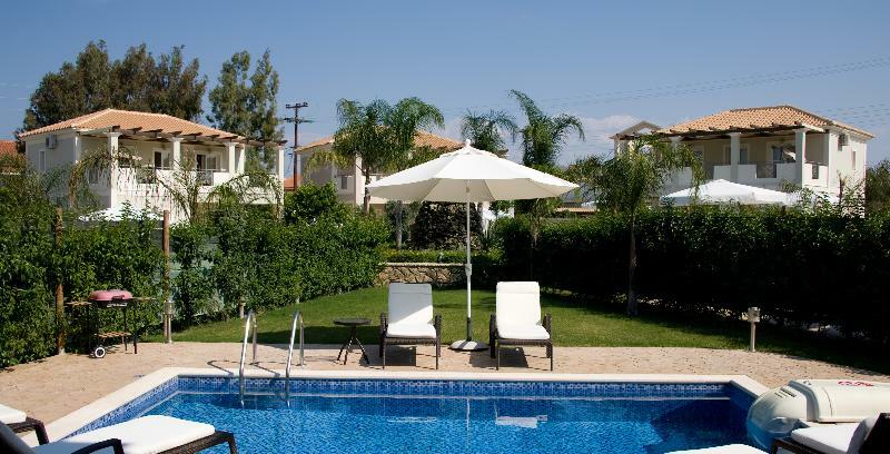 Mamfredas Luxury Resort Planos  Exterior photo
